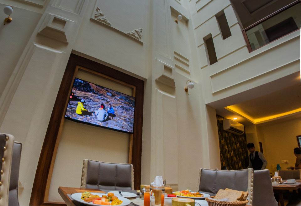 호텔 페와 트립