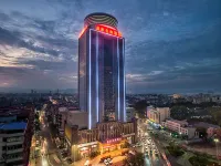 梅州皇家名典酒店（嘉應古城店） 鄰近動美力健身體育用品系列（泰鴻安全文明小區店）的酒店