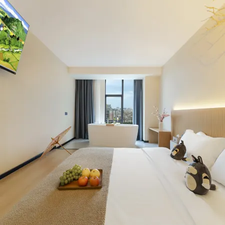 Dragon Cat Spirit Hotel (Baili Plaza New Dongmen Store, Yangjiang)