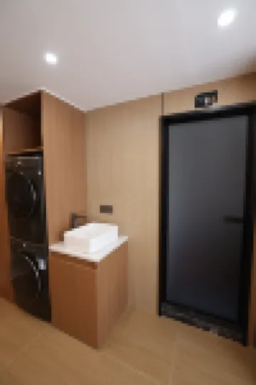 Yuejia Yasu Hotel (Fuding Dingrong Plaza)