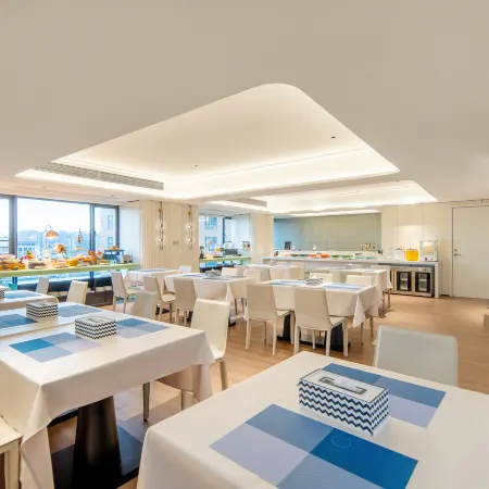 NEWATTLE Hotel