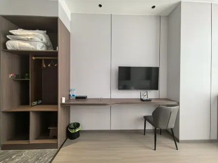 Dongxing Homestay Отели в г. Бадун