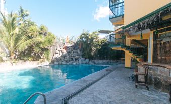RedDoorz @ Yahweh Spring Retreat & Resort Laguna