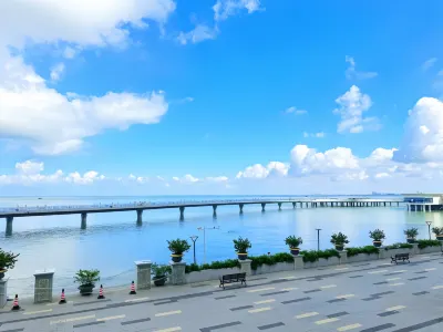 Beihai Zhuyun Seaview Hotel Apartment (Undersea World Golden Beach Store) Hotels in 