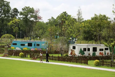 Maoshan Tujulvyingxianzong Camping Hotel Отели рядом с достопримечательностью «Yuanfu Wanning Palace»