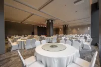 Wyndham Hotel, Days Inn فنادق في رن هواي