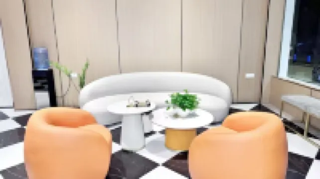 Lixin colorful art Hotel