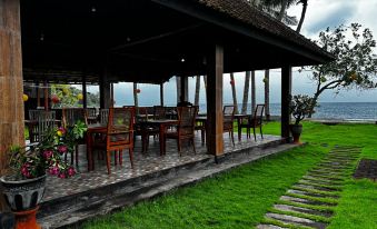Cik Bunk Beach Front Homestay near Tulamben Bali
