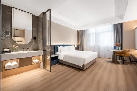 Madison Hotel Danyang Baicheng Railway Station Отели в г. Даньян