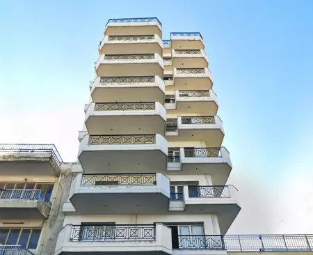 Celine by halu!, Apartments in the center Отели в г. Салоники