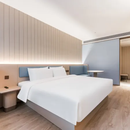 HanTing Hotel (Qiqihar Railway Station Square)
