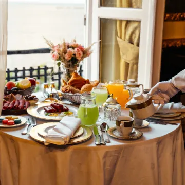 Le Metropole Luxury Heritage Hotel since 1902 by Paradise Inn Group Отели рядом с достопримечательностью «Библиотека Александрина»