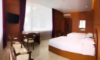 Puri Senyiur Hotel Hotel dekat Taman Tepian Mahakam