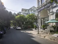 Hua Yi Hotel Phu My Hung - Korean Street Hotels near District 7