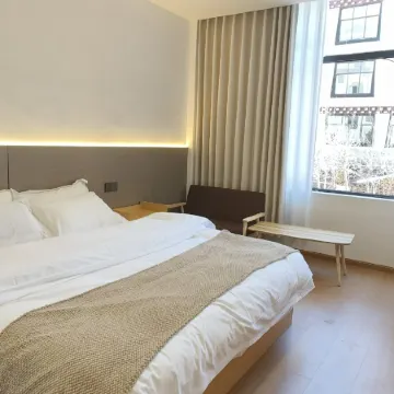 WanHong Hotel (Duola Sacred Mountain)