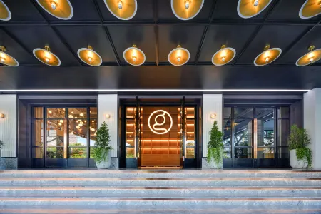 Graph Hotels Отели рядом с достопримечательностью «Wat Suan Mokkh»