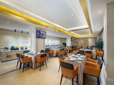 Vienna International Hotel (Shannan) Отели рядом со станцией Shannan Railway Station