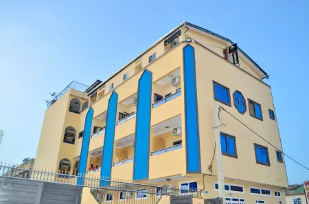 Glory Palace Hotel Отели рядом с достопримечательностью «Fidjrosse Beach»