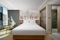 Vienna 3 Best Hotel (Lvliang Lin County Baitongyuan) - Parkplatz