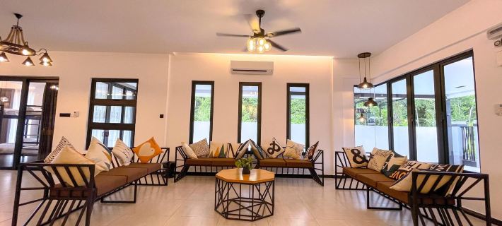 Grand Luxurious Home for Huge Groups-（Sleeps 26） Hotels in Sibu