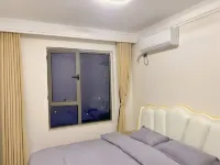 Family style suite homestay (Luohe Rongchuang Zhiguang Branch)