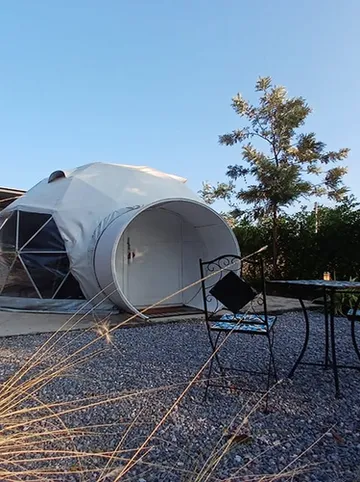 รูปภาพของนานายน์ แกลมปิ้ง