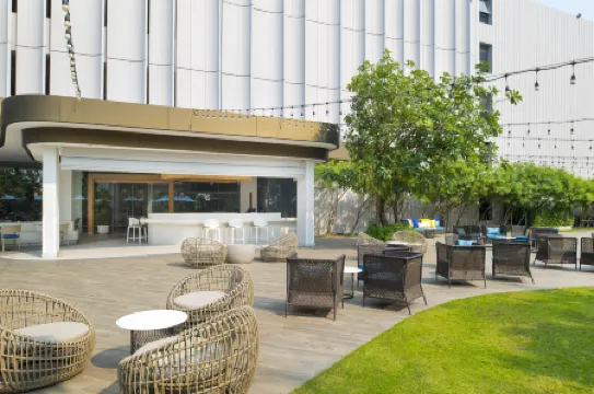 OZO North Pattaya Отели рядом с достопримечательностью «Береговая дорога»