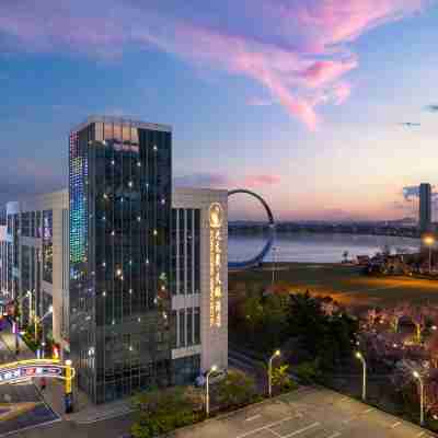 주룽청·톈어 호텔(룽청주룽청잉화후스포츠파크) Hotel Exterior