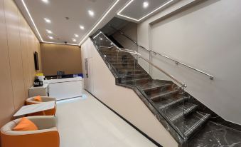 Zsmart Hotel (Shanghai North Bund Red House Hospital Branch)