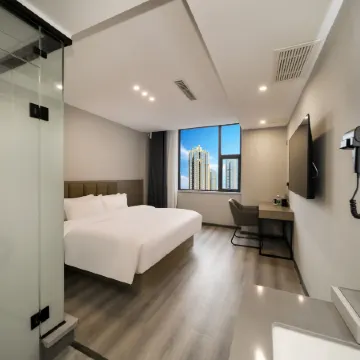 Pai Esports Hotel (Xiangcheng Lianhua Avenue People's Park Branch)
