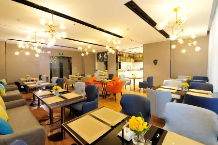 Echarm Hotel (Yulin speed Railway Station Qingwanjiang Park Branch） Отели рядом с достопримечательностью «Night Market Street in Yulin City, Guangxi»