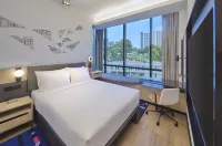 Aloft Singapore Novena - parking