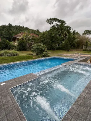Areerat Villa Hotell i Taling Ngam
