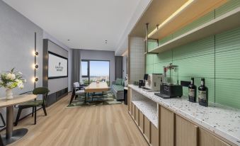 Liyi Hotel (Chongqing Bishan CBD Financial Street Xiuhu Park Branch)
