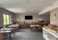 Elong Wanguo Hotel (Dingxi Zhonghua Road)