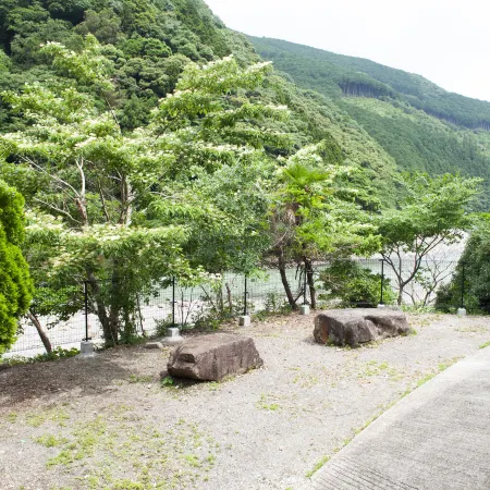 SEN.RETREAT TAKIJIRI