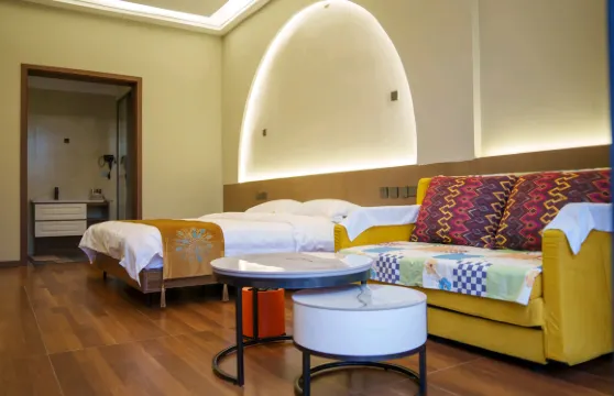 恰林花語民宿（吉爾格郎店）