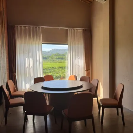 Chenwo Banshan Village Lodge