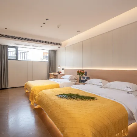 Jiuhuashan Yueting Lanshe Homestay (Tourist Service Center Branch)
