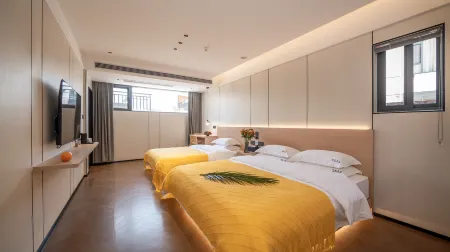 Jiuhuashan Yueting Lanshe Homestay (Tourist Service Center Branch) Отели рядом с достопримечательностью «Statue of Kṣitigarbha Bodhisattva»