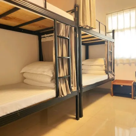 Yiqi Hostel (Yueyang Railway Station)