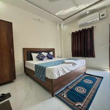 Shree Hanumat Kripa Dham