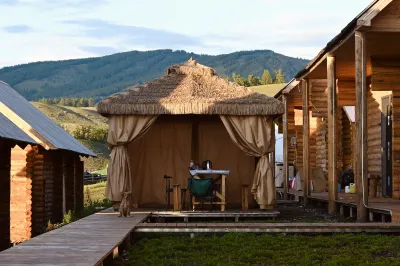 Baihaba Yinye Mountain Homestay Hotel dekat Kanas Scenic Spot