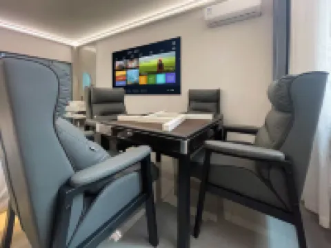 Changxing Smart Hotel (Mengzi Nanhu Park)