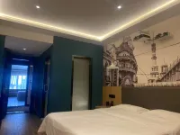Magic Cube Gray Whale Intelligent Hotel Hotels near People's Market