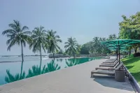 The West Cove Hotel Hotels in Cinangka
