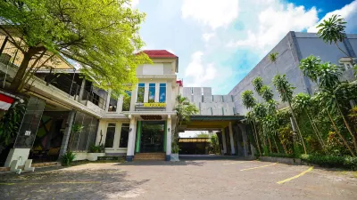 Novon Family Hotel by Tripletee Hotel a Arjosari