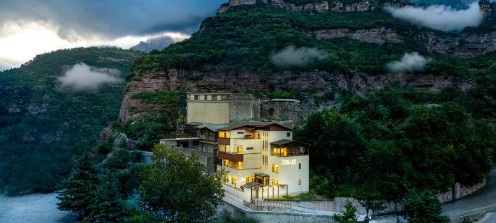 Immerse Villa Hotels in Huguan