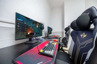 Jingyue Esports Hotel(Lishui Train Staion Yintai Shopping Centre) Hotels in Yulei Road/Zijin Road Food Street