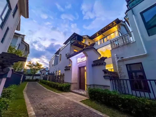 Tengchong Nuansen Wenquan Chinese Inn